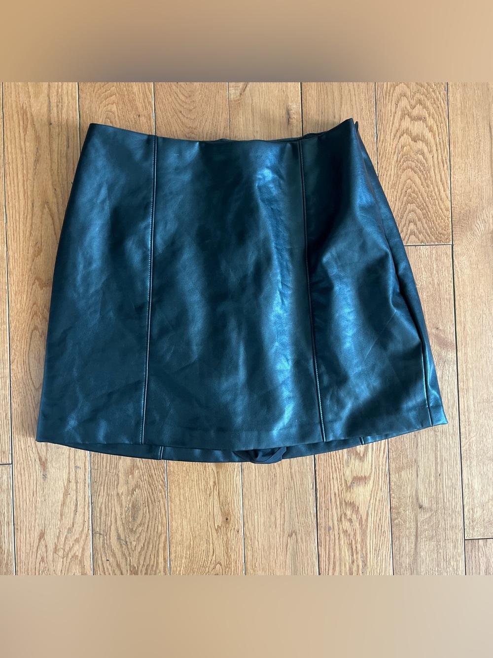 Abercrombie & Fitch Vegan Leather Mini Skort in Black - Size Small - Picture 3 of 5